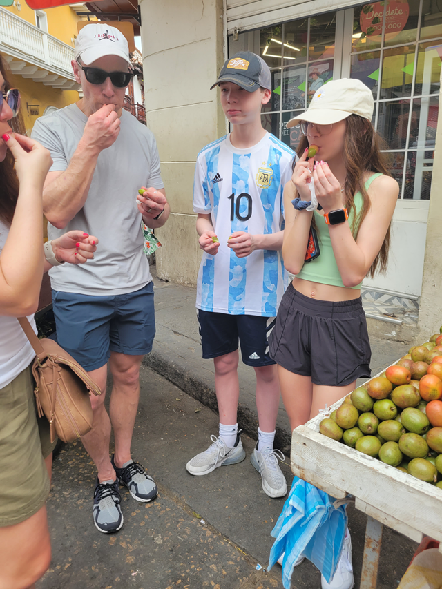 street-food-mar-de-leva-travel